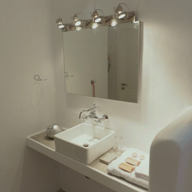http://www.villabrunat.com/wp-content/uploads/2016/11/sdbappart-640x640.jpg