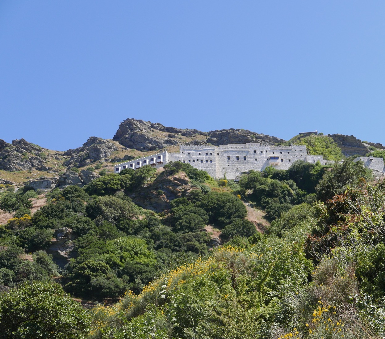 https://www.villabrunat.com/wp-content/uploads/2022/06/Monastere-de-Panachrantou.jpg